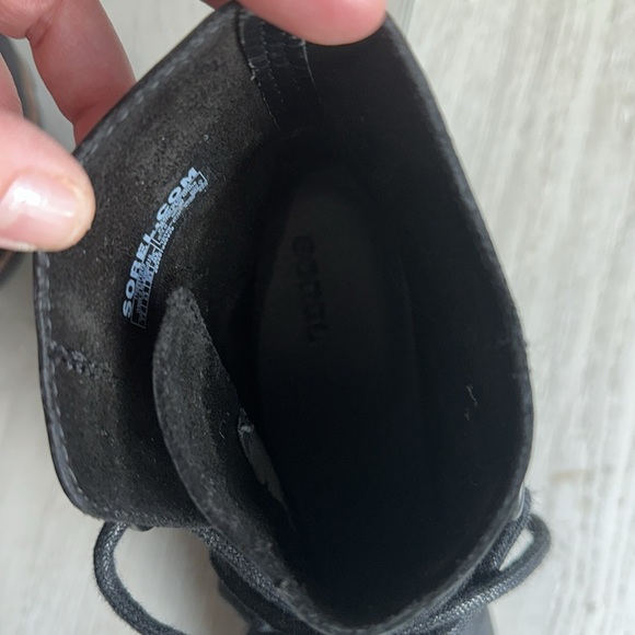 Sorel women’s booties. Weather proof. Sz 7.5 - Picture 8 of 13